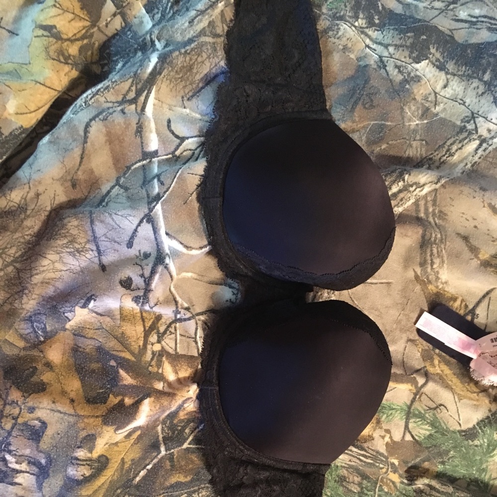 Black strapless Victoria’s Secret bra 34dd